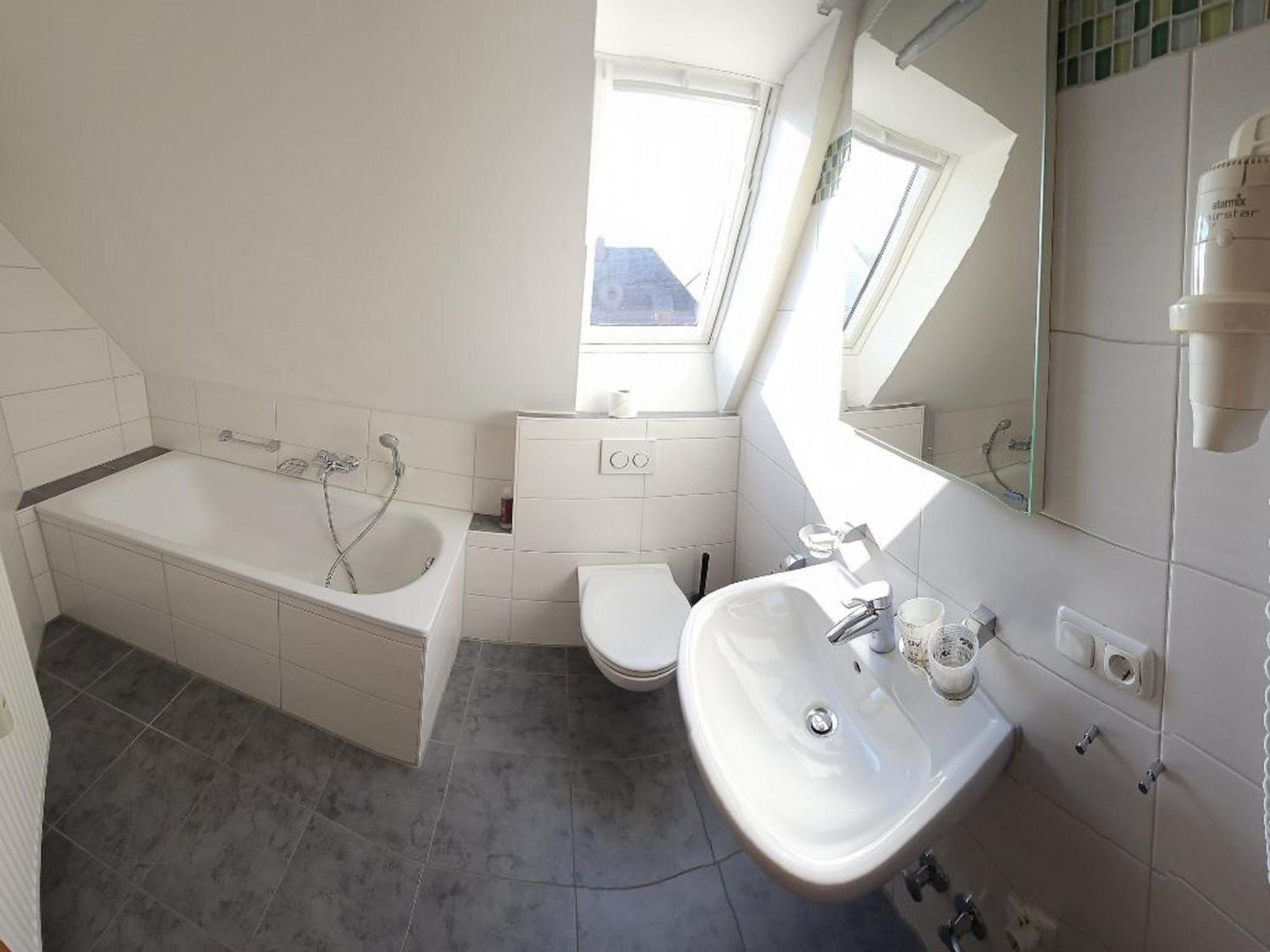 Hotel Hirsch Guenzburg Luaran gambar