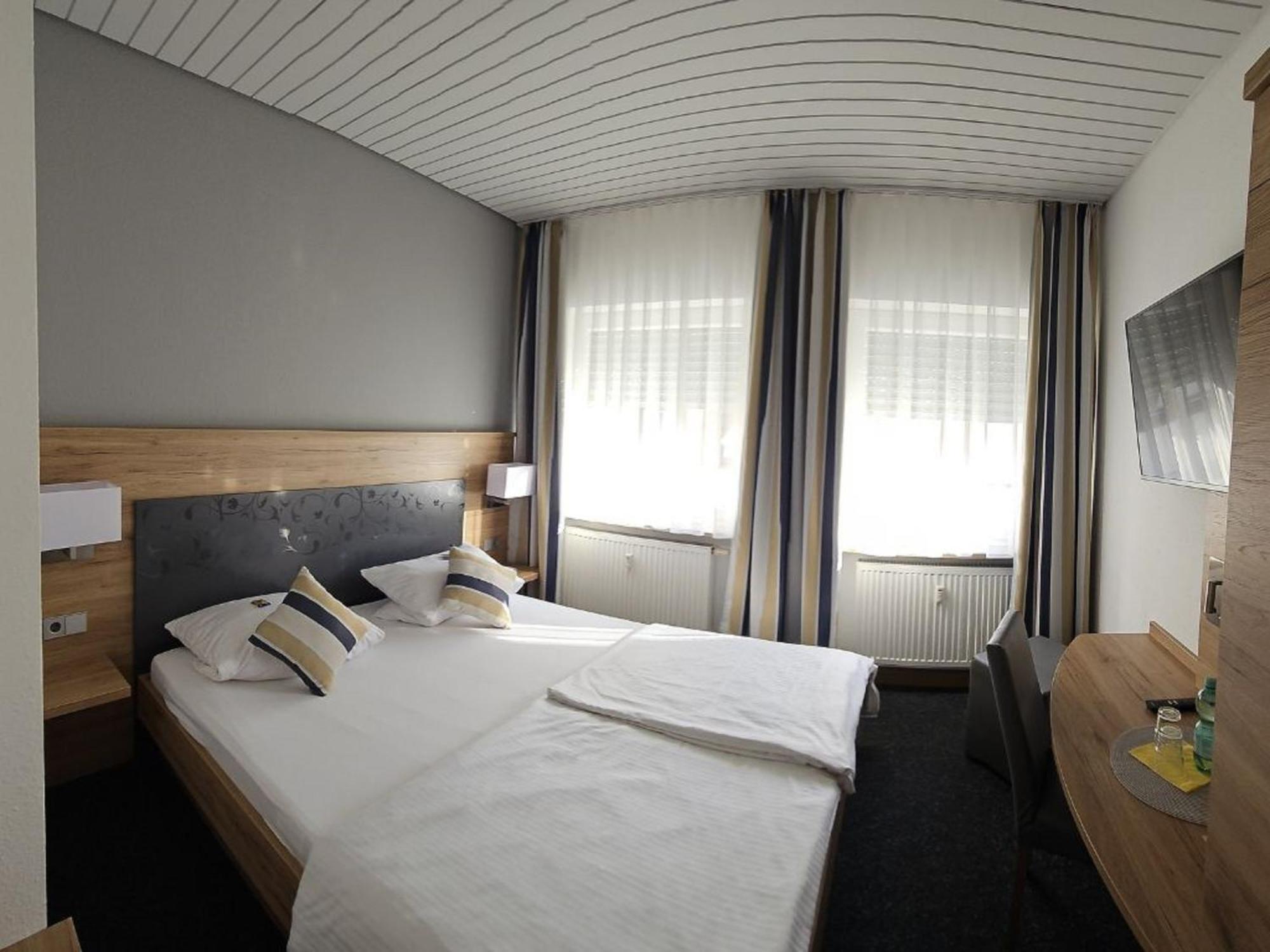 Hotel Hirsch Guenzburg Luaran gambar